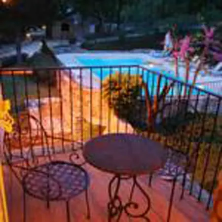 Lou Caleu Restaurant Le Rocher Des Abeilles Hotel 3*