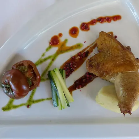 Hotel Lou Caleu Restaurant Le Rocher Des Abeilles