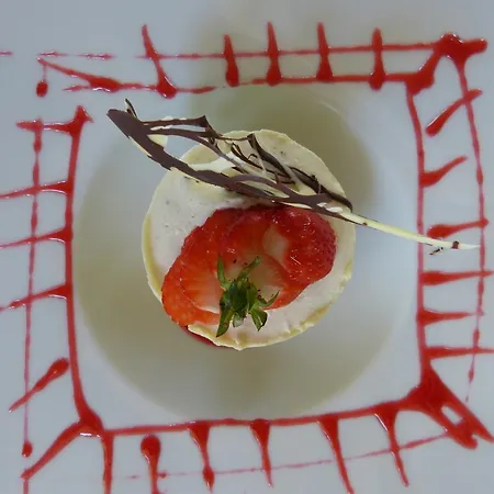 Lou Caleu Restaurant Le Rocher Des Abeilles Saint-Martin-de-Castillon