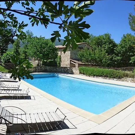 Lou Caleu Restaurant Le Rocher Des Abeilles Hotel 3*